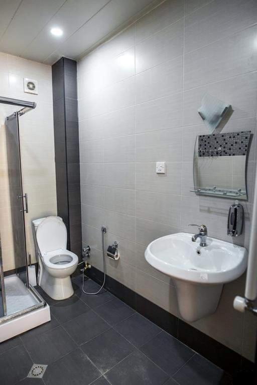 Sky Georgia Otel Tiflis Dış mekan fotoğraf
