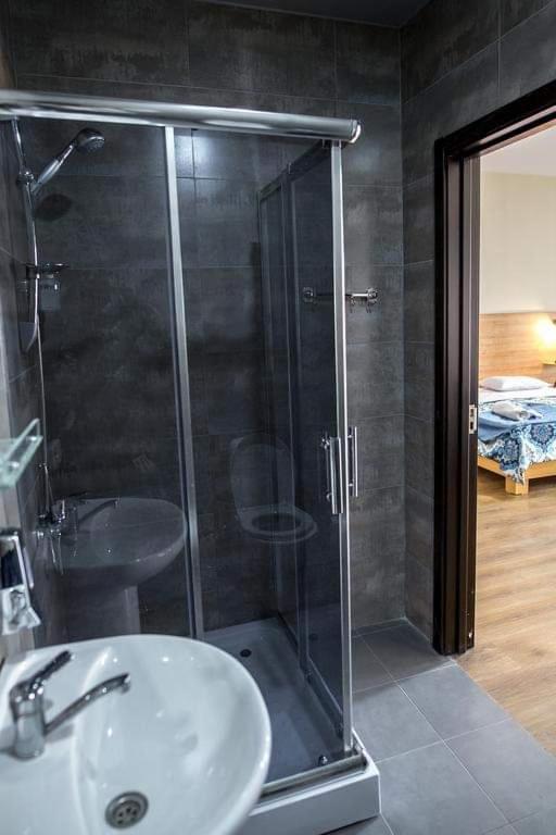 Sky Georgia Otel Tiflis Dış mekan fotoğraf