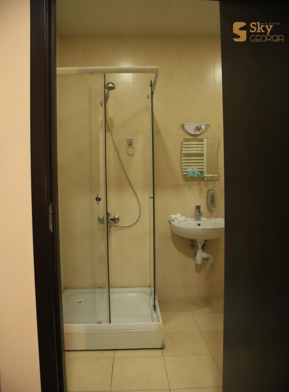 Sky Georgia Otel Tiflis Dış mekan fotoğraf