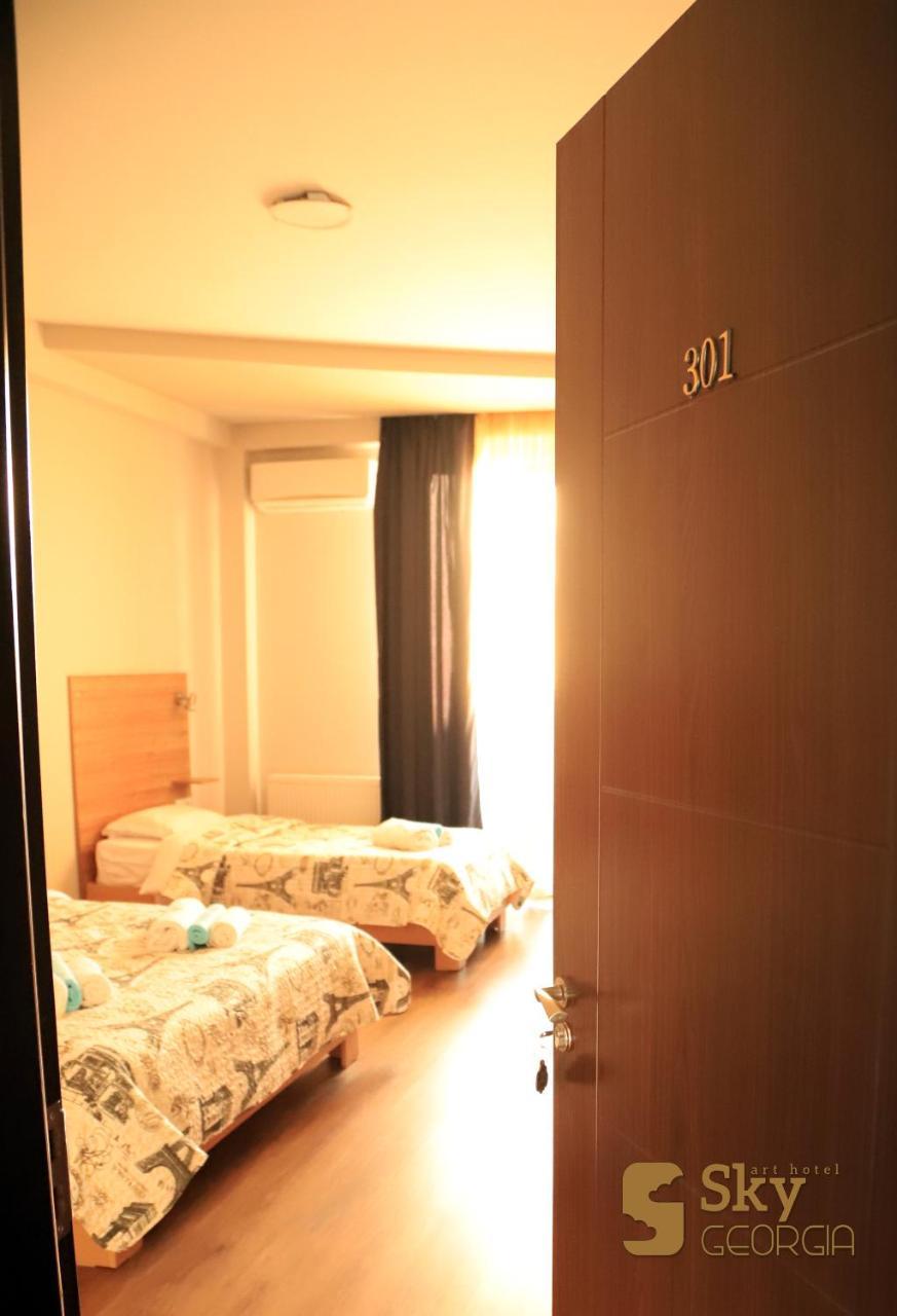 Sky Georgia Otel Tiflis Dış mekan fotoğraf